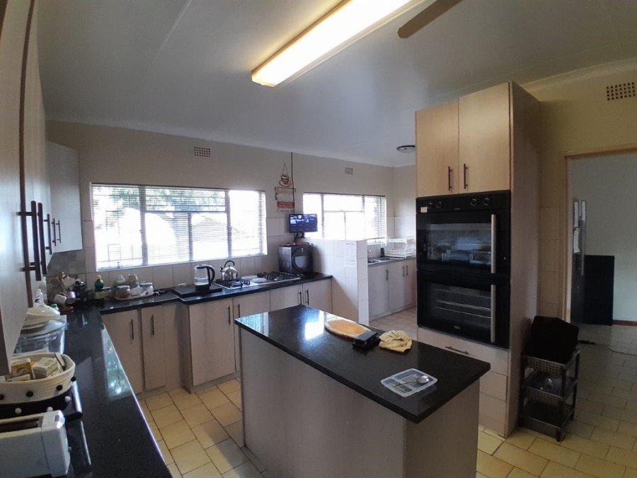 5 Bedroom Property for Sale in Geelhoutpark North West